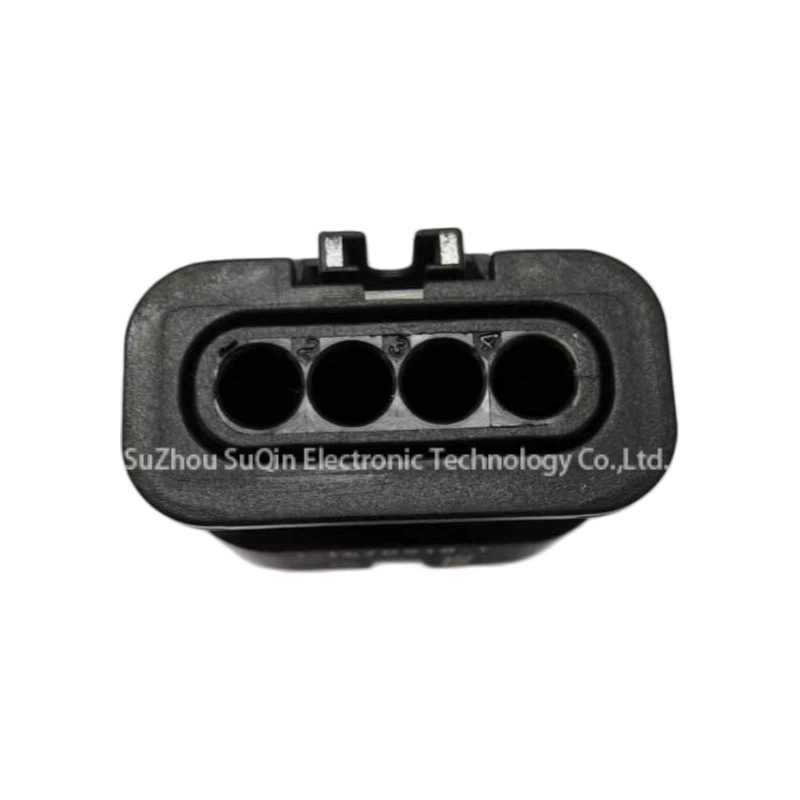 Close-up of the internal 4-position port and mating face of the TE MCON 1-1670918-1 receptacle.