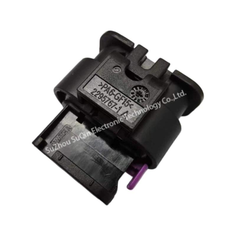 Main body perspective of TE 1-1670918-1 4-pin black sealed receptacle housing for automotive use.