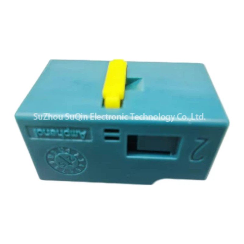 Side profile of the water blue FAKRA housing for 3FAH-NZSJ-C01W0, focusing on the primary locking clip for secure assembly.