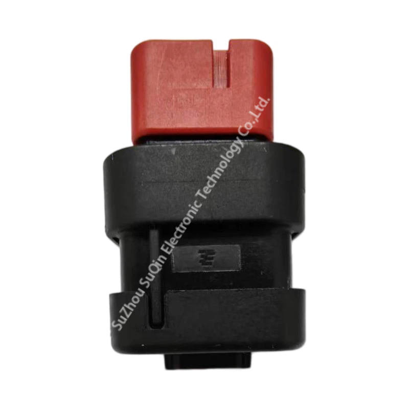 Side profile of TE 776429-1 highlighting the compact 4.5mm pitch and thermoplastic shell construction.