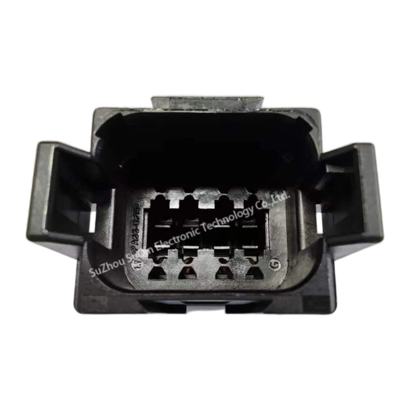 Top/Bottom profile of DEUTSCH DT series 8-position black male housing.