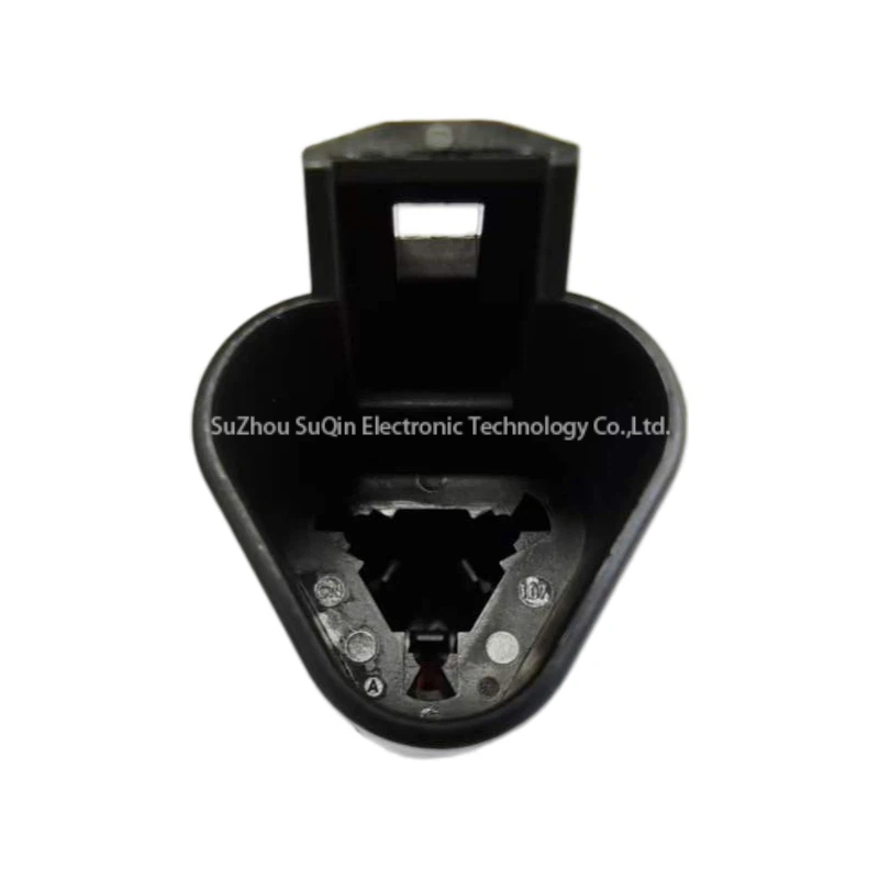 Side profile of the DT04-3P-E005 black housing with integrated locking latch.
