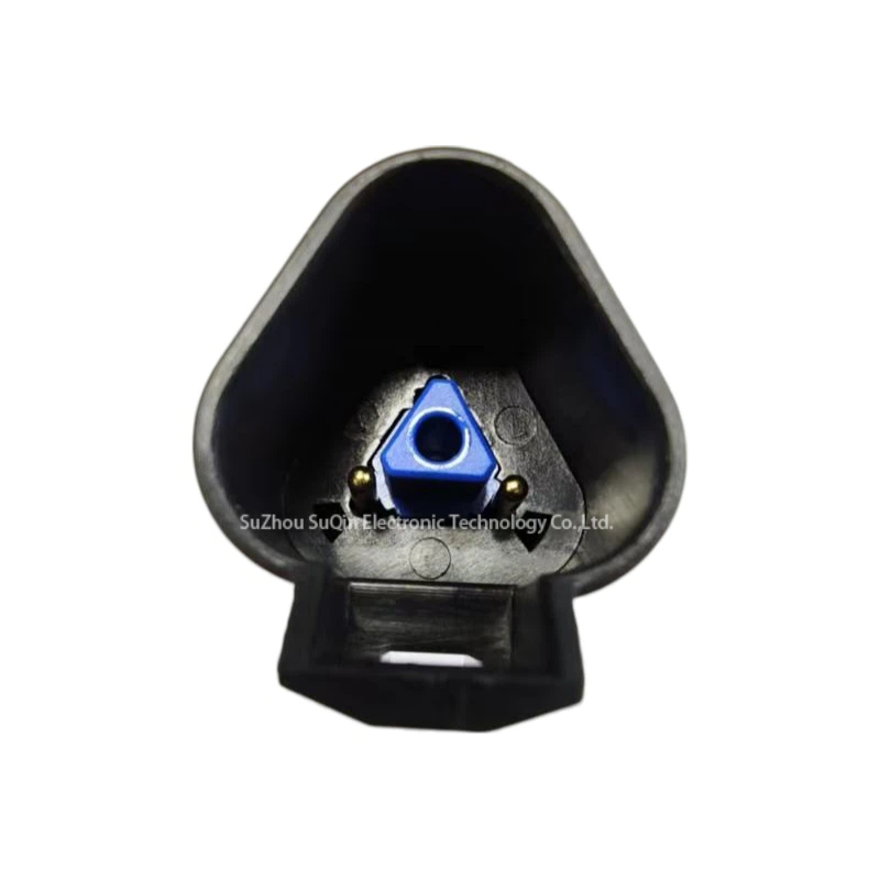 Side profile highlighting the robust locking latch of the DEUTSCH EP10 terminator.