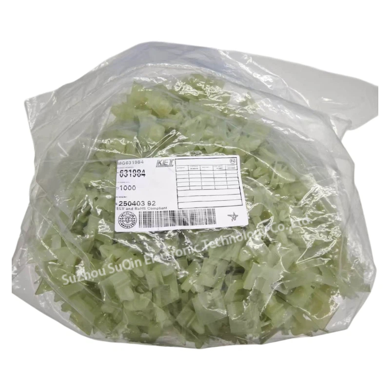 Bulk wholesale plastic bag of 1000 pieces KET MG631984 clips featuring the official white tracking label with barcode details.