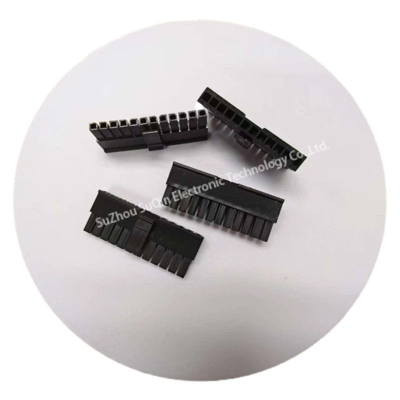 Hero-Ansicht des Molex 0436451200 Micro-Fit 3.0 12-poliger schwarzer Buchsengehäuse.