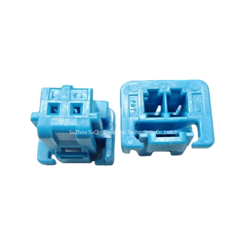Vue double du Molex 5601230204 illustrant son design polarisé et son codage bleu distinctif.