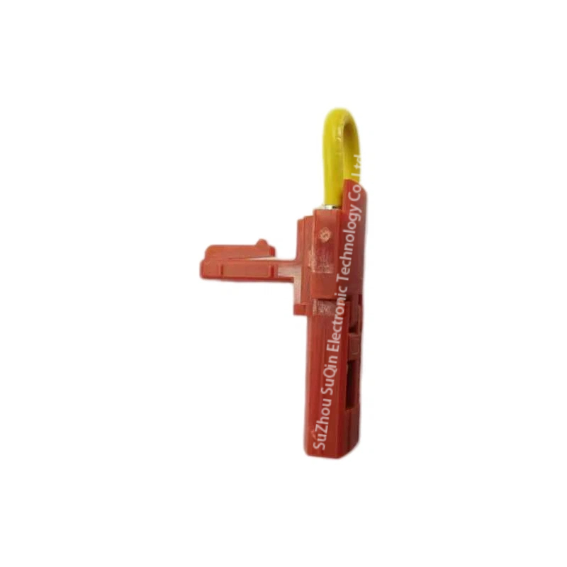 Side profile view of TE 2392567-1 high-temperature PA clip showing mechanical latch rails and yellow jumper layout.