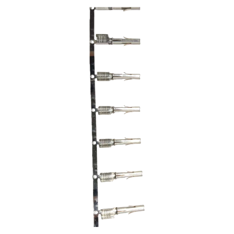 Vista frontal global del contacto de toma universal MATE-N-LOK de TE Connectivity 350923-3 para cable de 10-12 AWG.