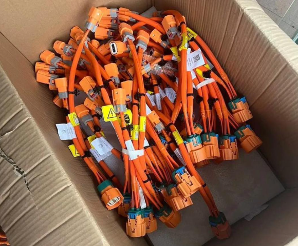 800V EV: The Imperative for IP69K Sealing — A Sourcing Guide to Amphenol & TE High-Voltage Connectors